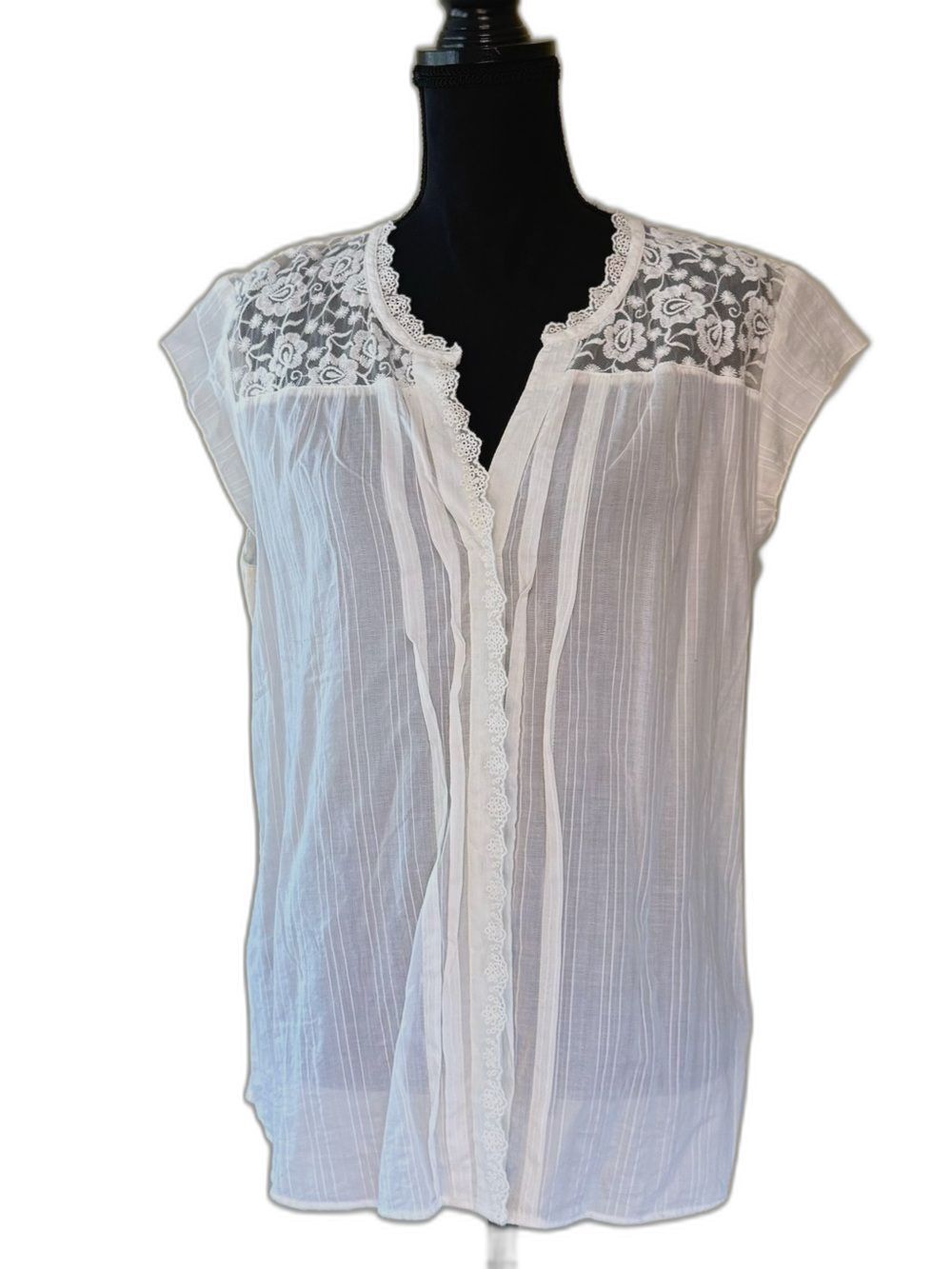 Eddie Bauer Women's XL Ivory Cotton Lace Blouse Pintuck Cap Sleeve Button Down